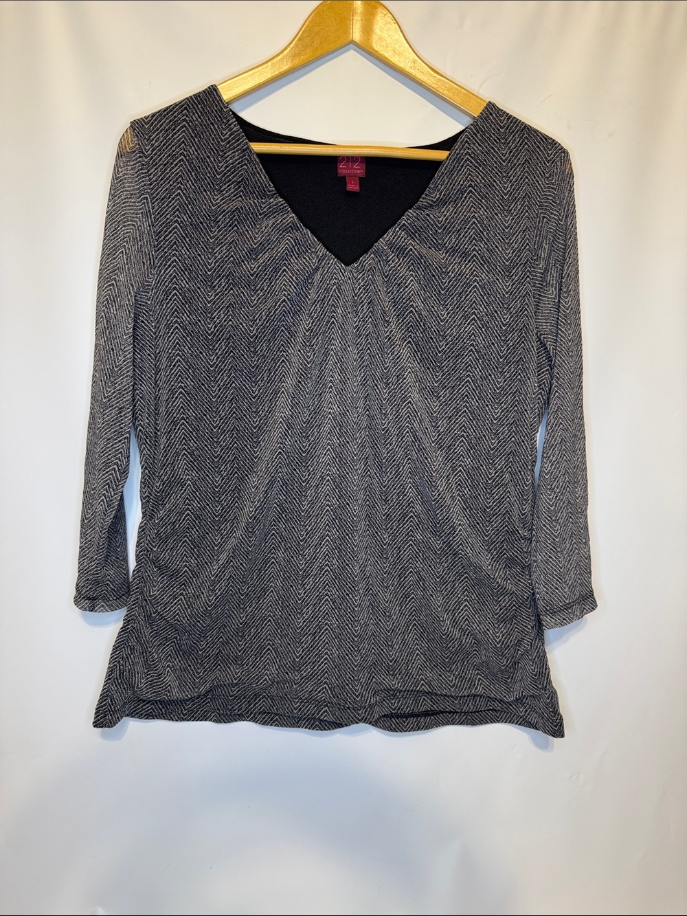 212 Collection Black & White Chevron V-Neck 3/4 Sleeve Top size Large